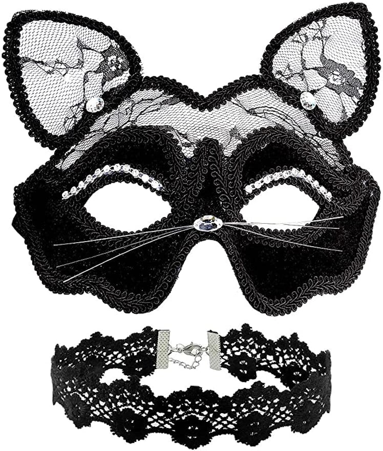 All-black Halloween costumes include this Black cat mask
