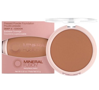 mineral fusion pressed powder foundation is the best vegan pressed powder foundation