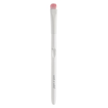 wet n wild small eyeshadow brush is the best brush under 5 dollars for cream eyeshadow