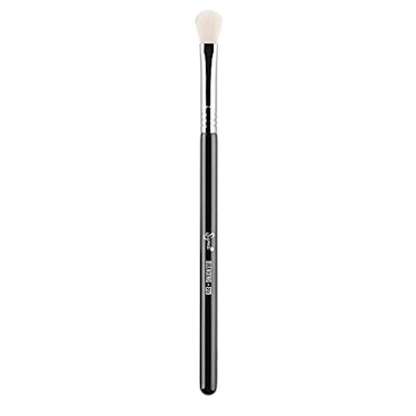 sigma beauty e25 blending brush is the best blending brush for cream eyeshadow