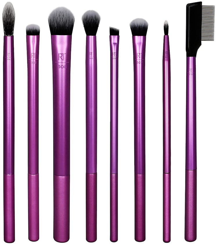 real techniques everyday eye essentials makeup brush kit is the best brush set for cream eyeshadows