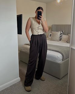 influencer Ashley-Nicole in clogs