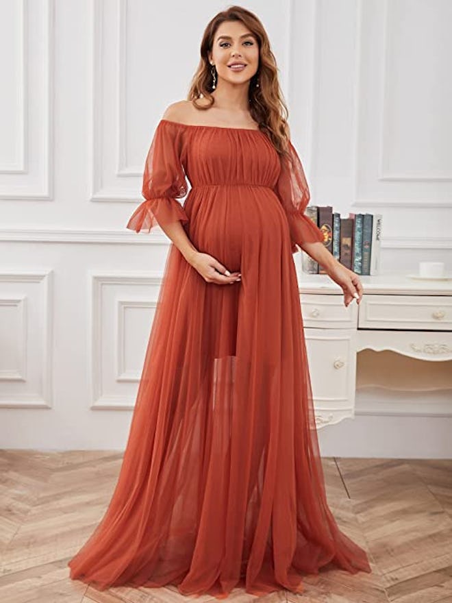 Featuring lots of flowy tulle, this Ever-Pretty style is one of the best maternity dresses for a pho...