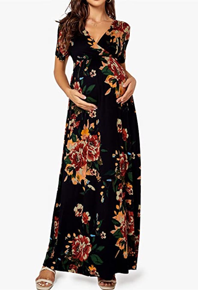 With a versatile silhouette, this from Xpenyo style is one of the best maternity dresses for a photo...