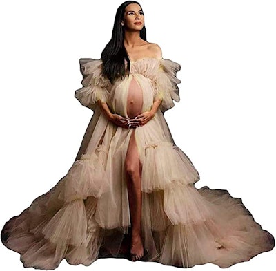 With a dramatic, open-front tulle design, this FangJian style is one of the best maternity dresses f...