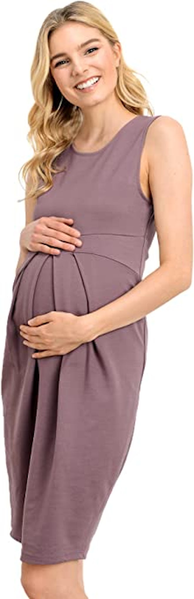 With a knee-length hem and fitted silhouette, this LaClef style is one of the best maternity dresses...