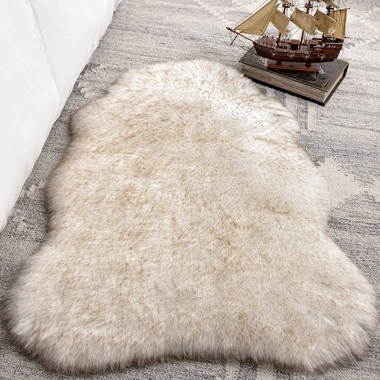 Phantoscope Ultra Soft Faux Fur Rug 