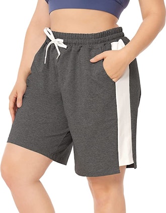 These plus-size sweat shorts have contrasting stripes on either side.