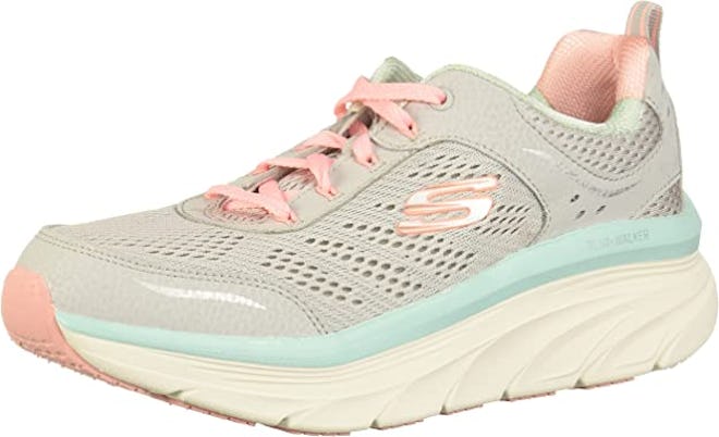 Skechers D’Lux Walker Infinite Motion Sneaker