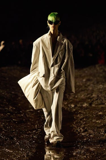 a look from Balenciaga spring 2023