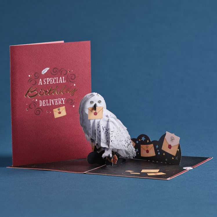 This Hedwig card is part of Lovepop's 'Harry Potter' card collection. 