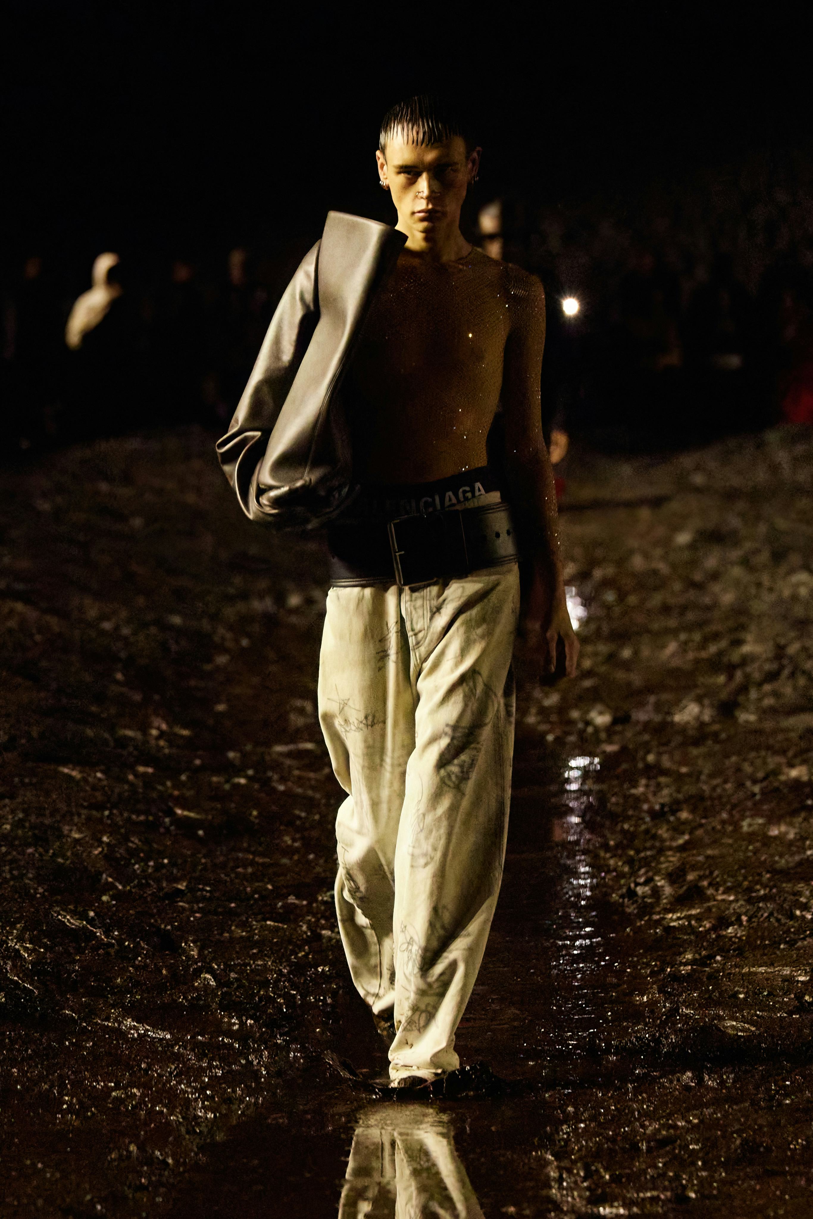 a look from Balenciaga spring 2023