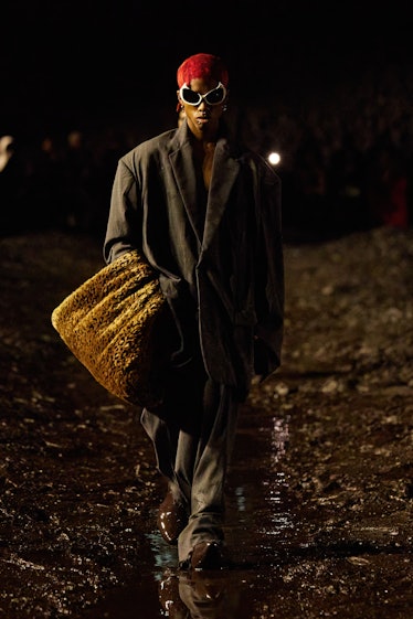 a look from Balenciaga spring 2023