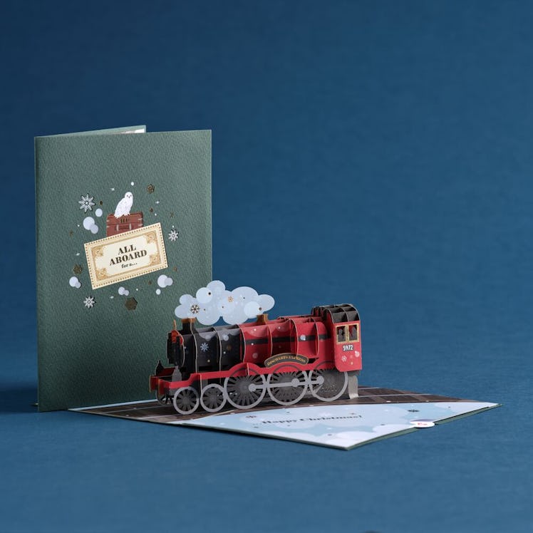 This Hogwarts Express card is part of Lovepop's 'Harry Potter' card collection. 