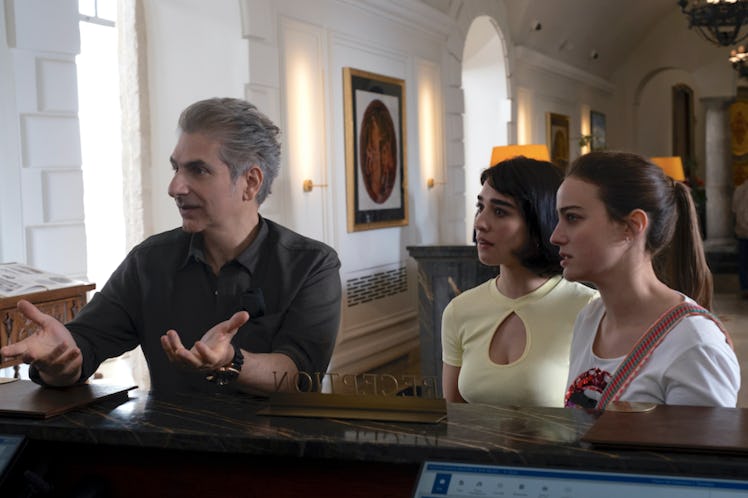 Michael Imperioli with two young women. What could go wrong?