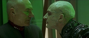 Patrick Stewart และ Tom Hardy ใน 'Star Trek: Nemesis'