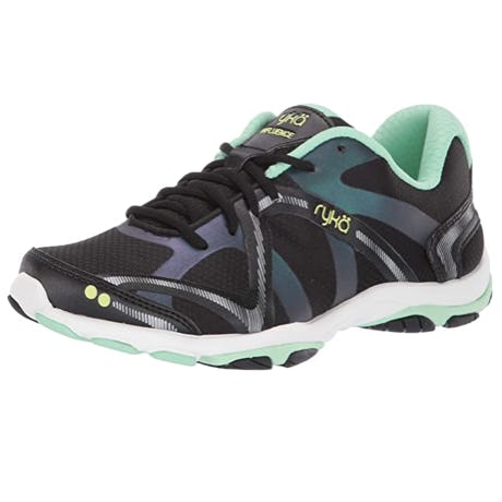 This pair of cross trainers features a fitted heel to keep your feet in place during pivoting exerci&hellip;