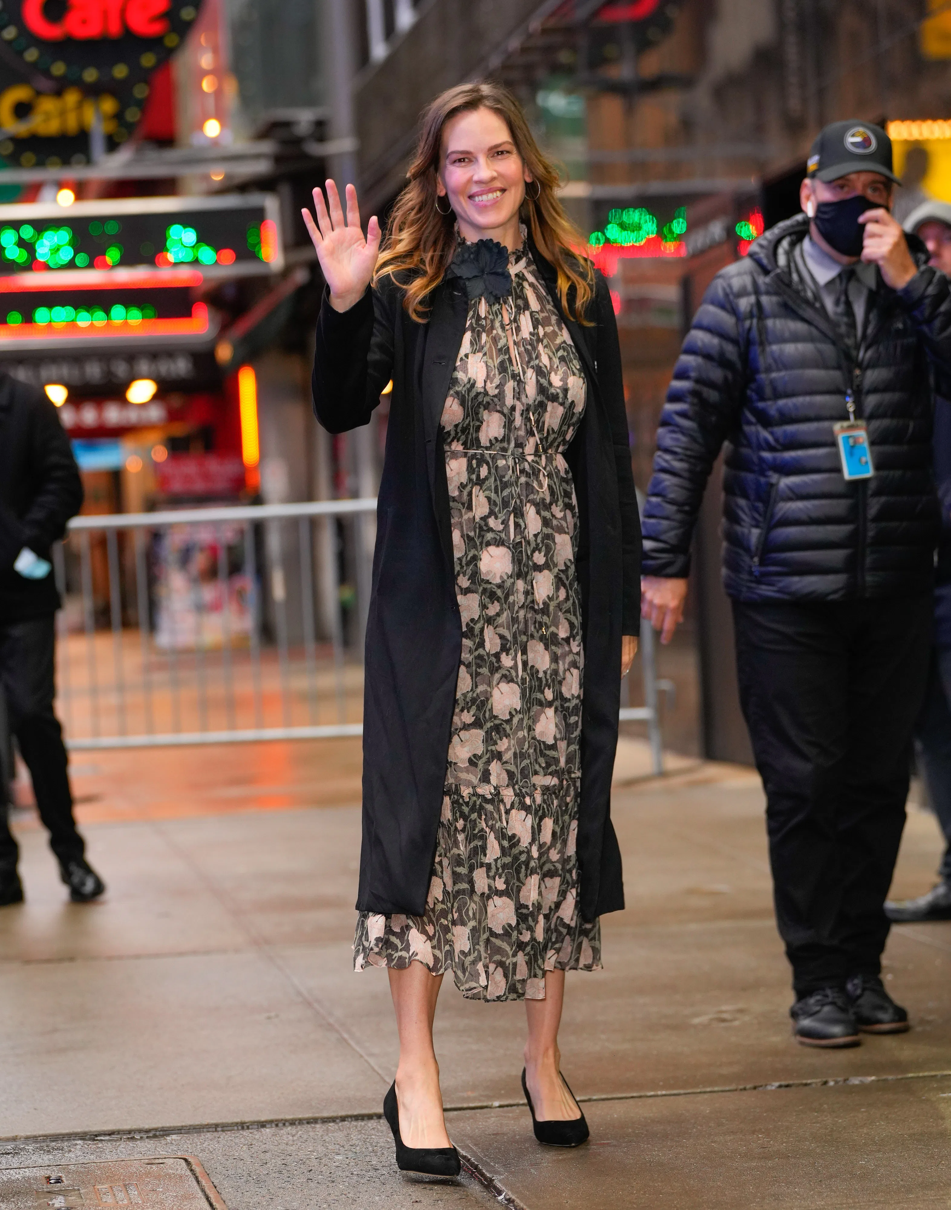 hilary-swank-announces-she-s-expecting-twins-during-live-interview