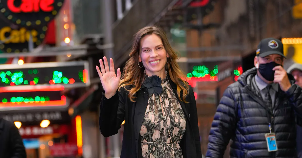 Hilary Swank Announces She s Expecting Twins During Live Interview hilary-swank-announces-she-s-expecting-twins-during-live-interview