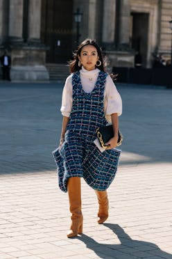 Paris Fashion Week Spring/Summer 2023 Street Style Is So Simple & Chic