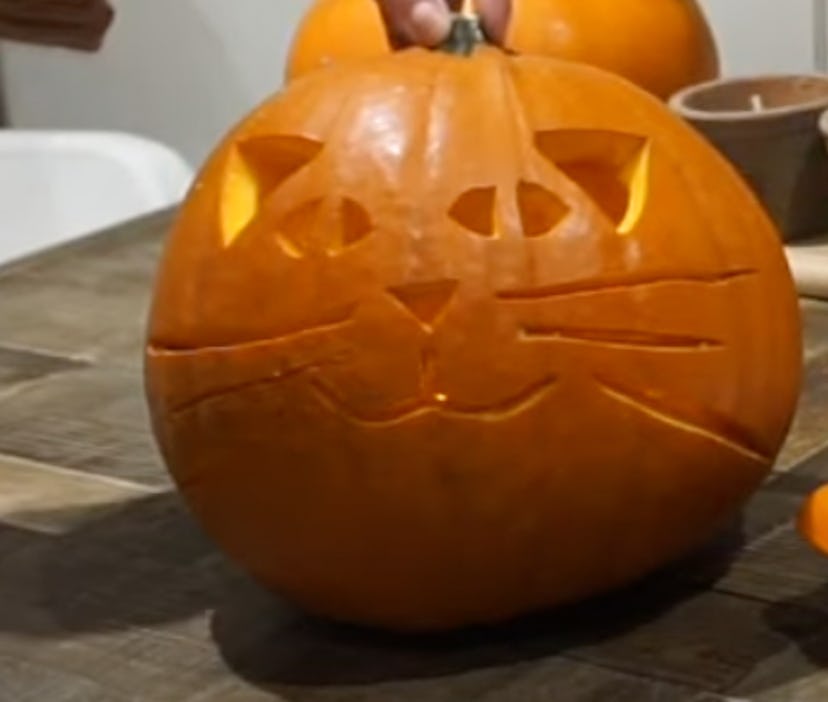 Pumpkin cat face design, easy pumpkin carving design