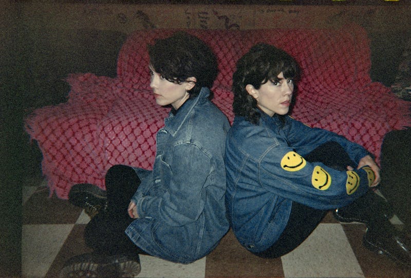 Tegan (left) and Sara Quin