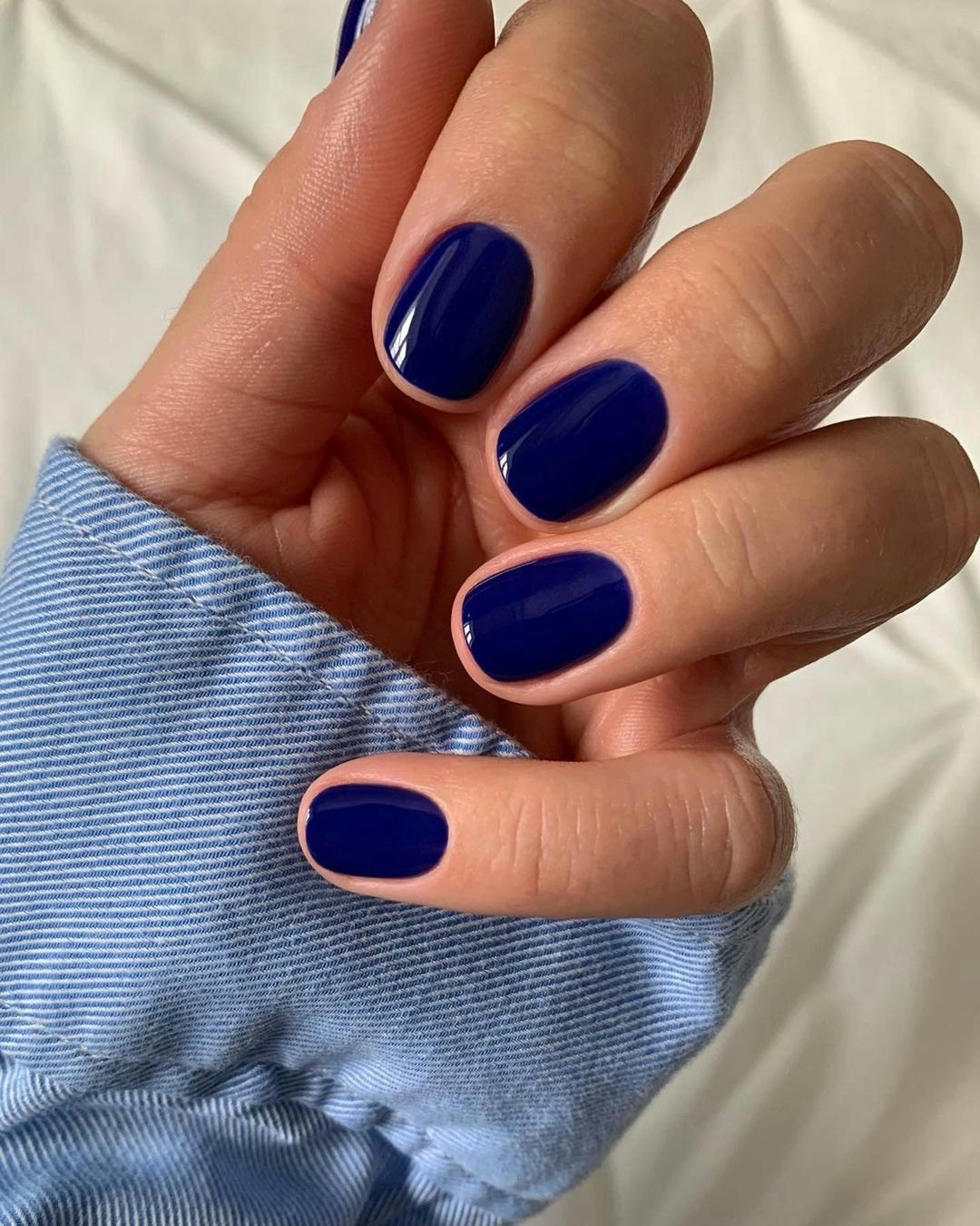 7 Best Navy Blue Nail Polishes For 2024 – Reviews & Buying Guide