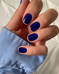 Dark blue nails on short nails