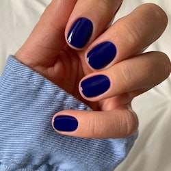 Dark blue nails on short nails