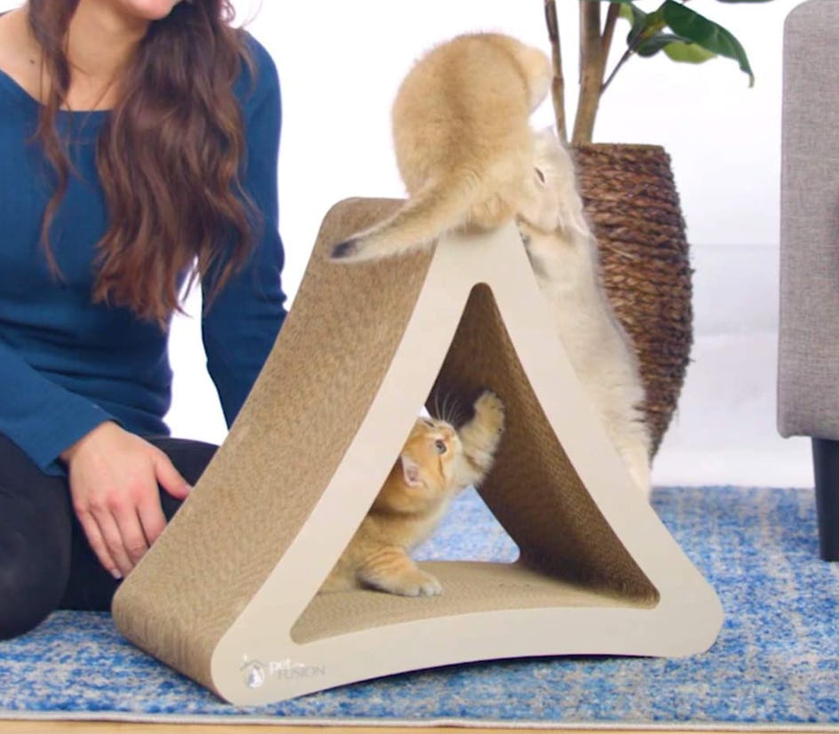 PetFusion 3-Sided Vertical Cat Scratching Post