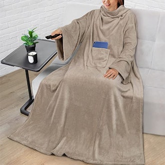 PAVILIA Wearable Fleece Blanket