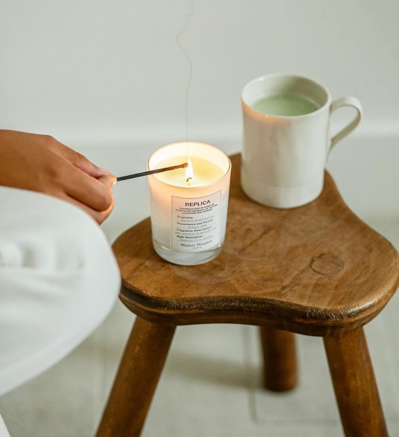 Here are the best-smelling fall candles to burn during the cooler months in 2022.