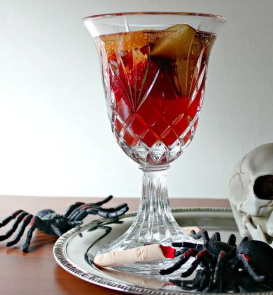 20 NonAlcoholic Drinks For Your Halloween Party