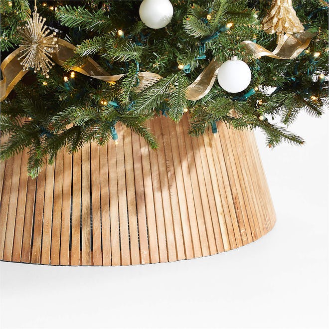Skei Wood Natural Christmas Tree Collar 24"
