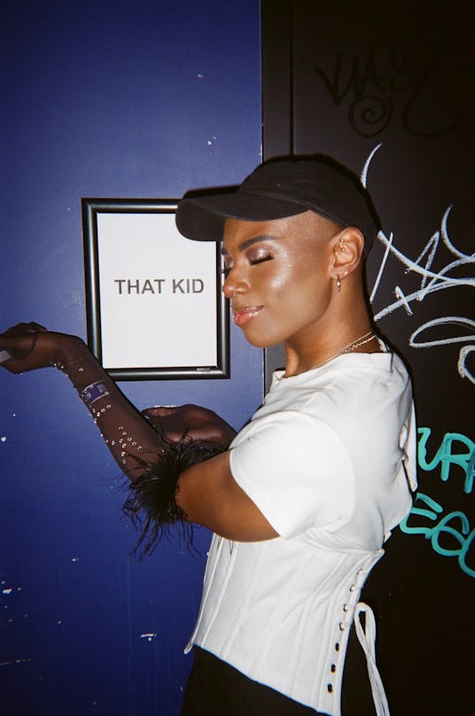 That Kid grabbing a picture with the green room sign with his name