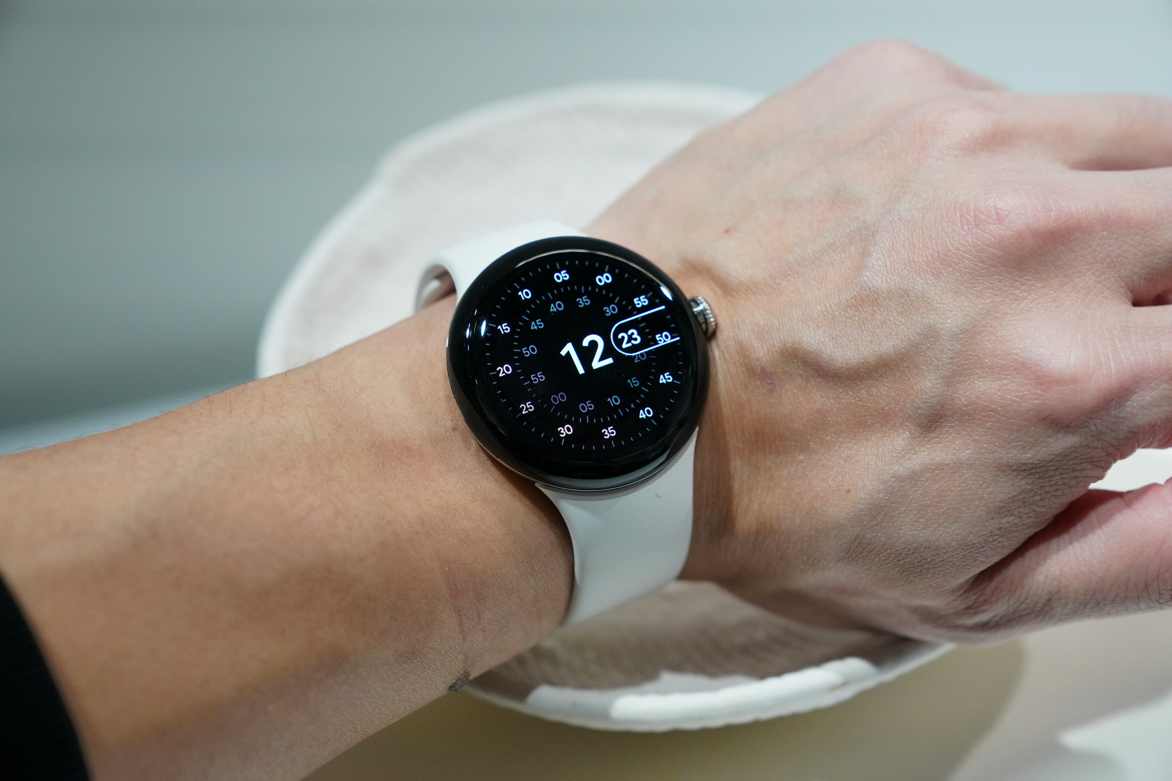 Google Pixel Watch hands on