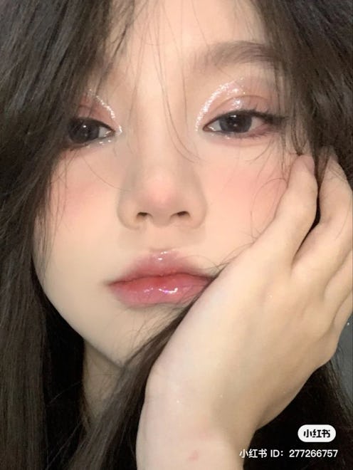 glitter cut crease