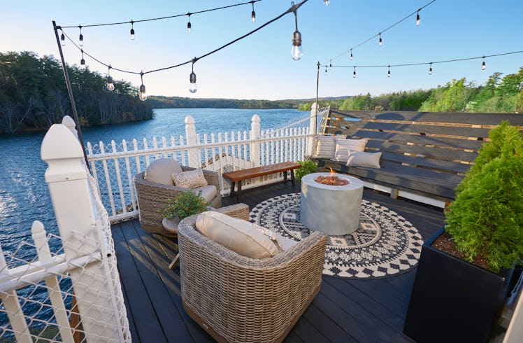 The Home Depot and Vrbo vacation rental home makeover has a rooftop deck with all new home decor.