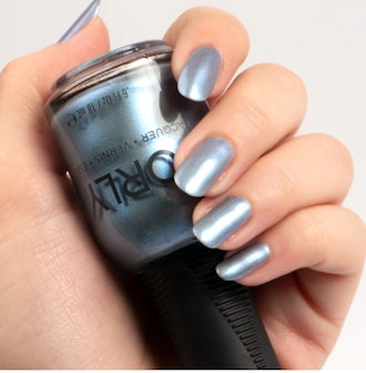 Best Fall Nail Colors of 2023 - the gray details