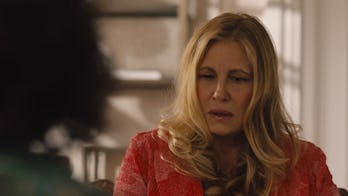 Tanya visits a psychic, seeking advice regarding her husband. 
