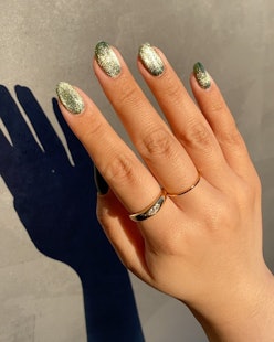 velvet nails green