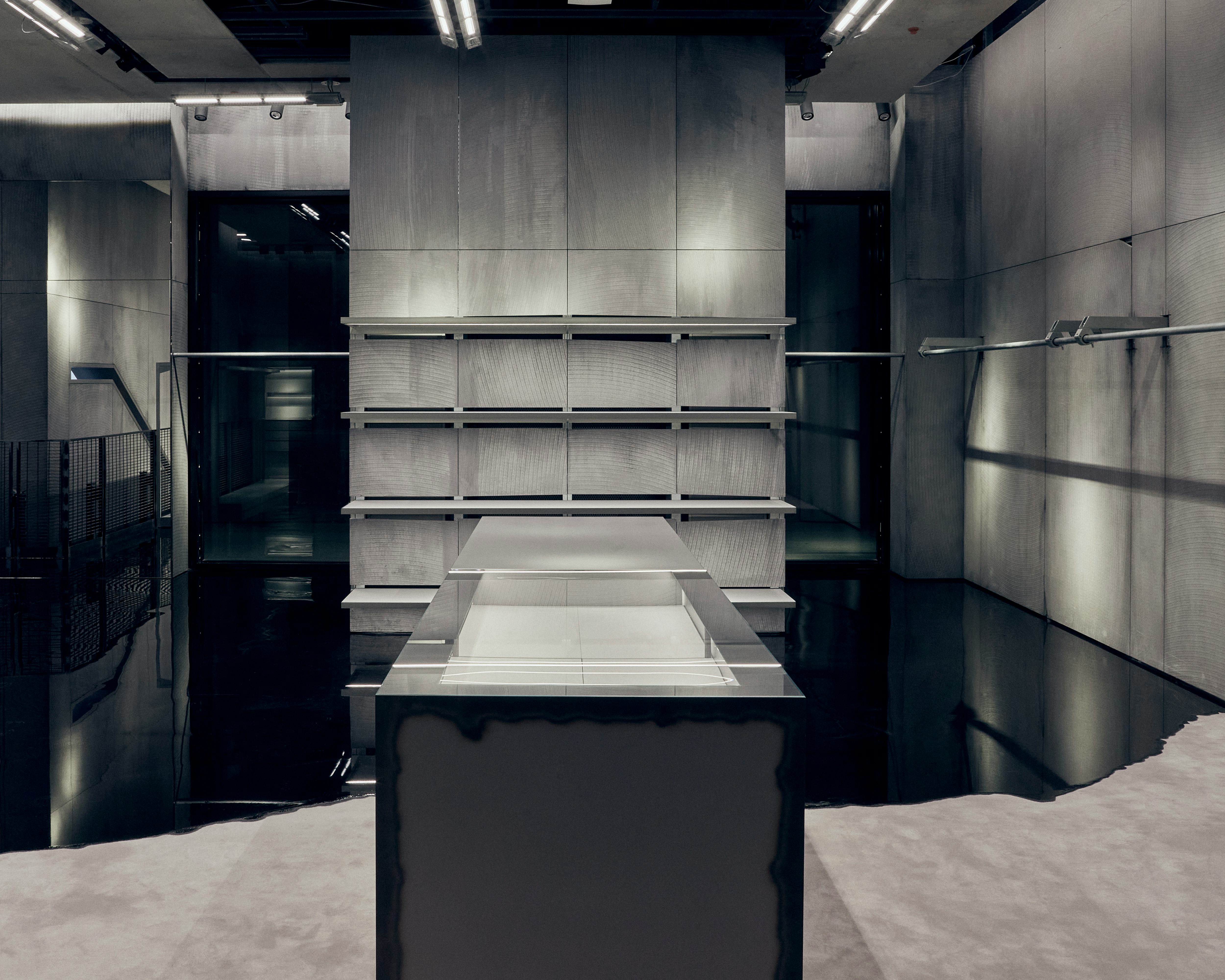 【BALENCIAGA】 MIAMI 26fee637-636a-4560-b035-