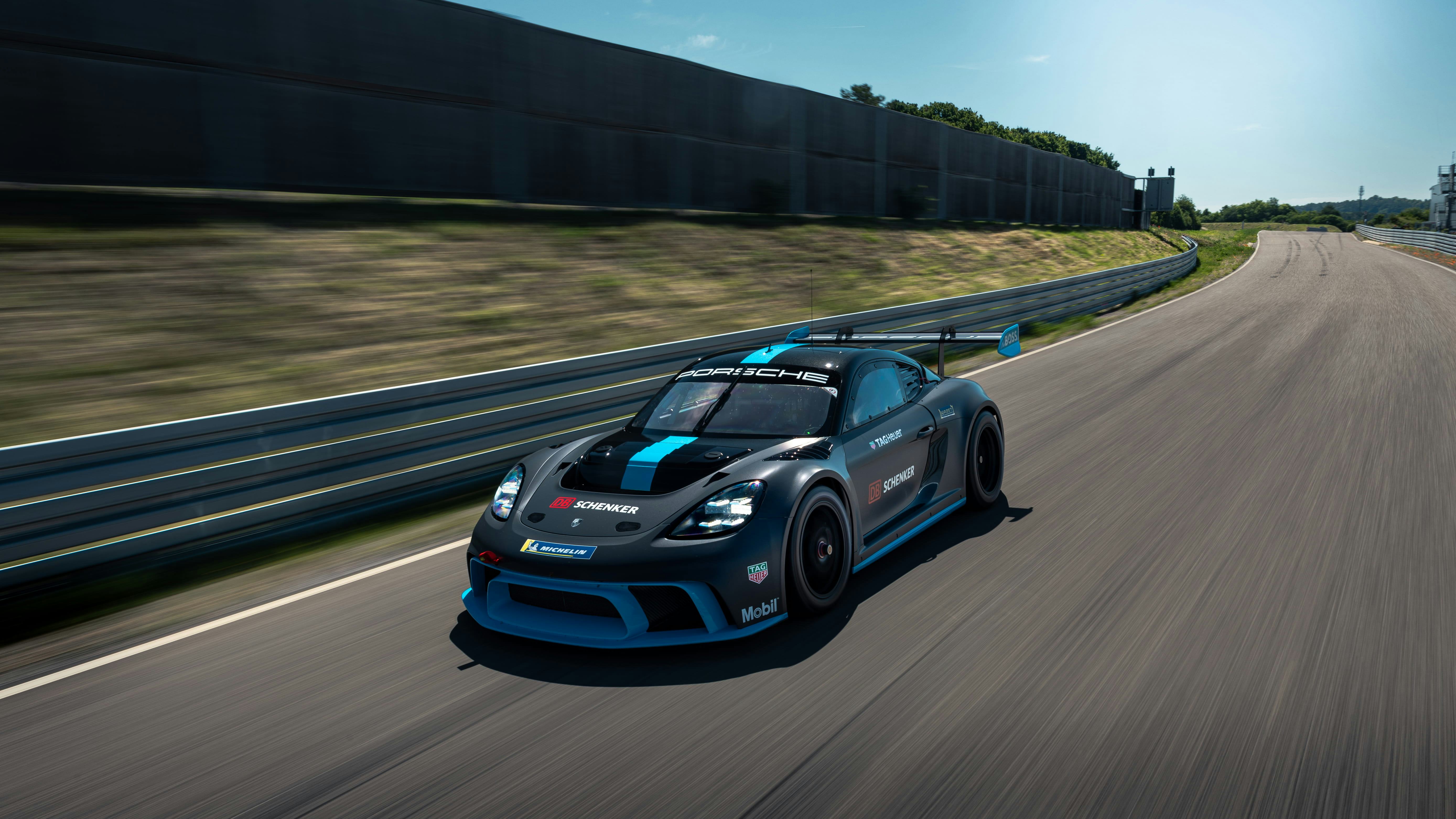 Porsche 718 Cayman GT4 ePerformance