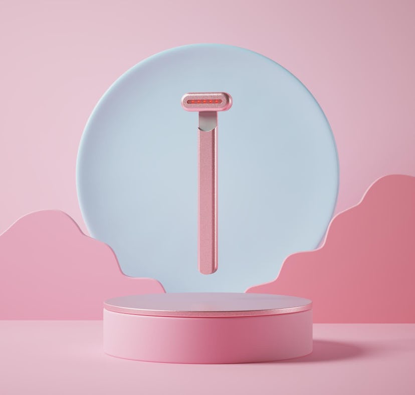 The Solawave skin care wand in rose gold is on sale for Black Friday.