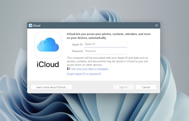 The log-in screen for the iCloud app.