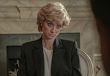 Elizabeth Debicki reenacting Princess Diana's 'Panorama' interview in 'The Crown' Season 5