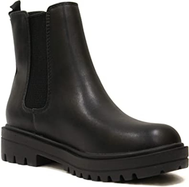 Soda Pilot Lug Sole Low Heel Chelsea Boot