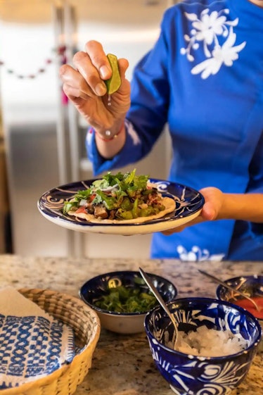 Airbnb Experiences taco class is a gift for mom who doesn't want anything.