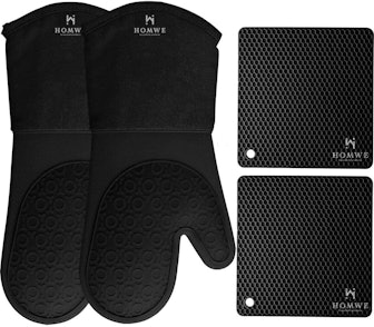 HOMWE Silicone Oven Mitts and Pot Holders Set (4 Pieces)