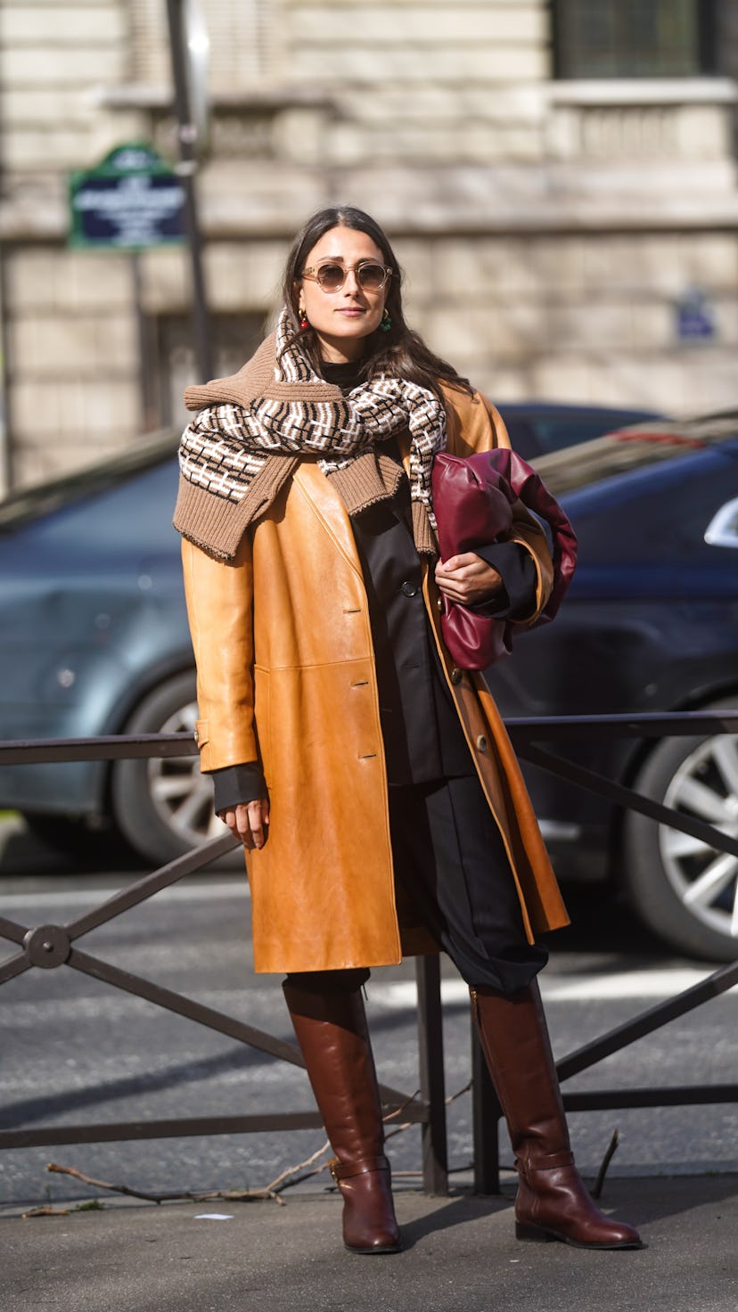 sweater-over-shoulder outfit